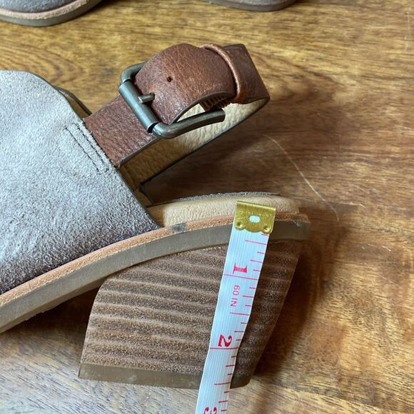 Sofft Tan and Brown Mules with Chunky Heel - Picture 8 of 9